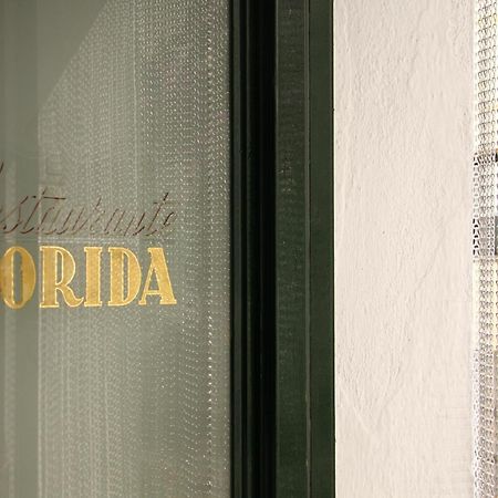 Hostal La Florida Llança Εξωτερικό φωτογραφία