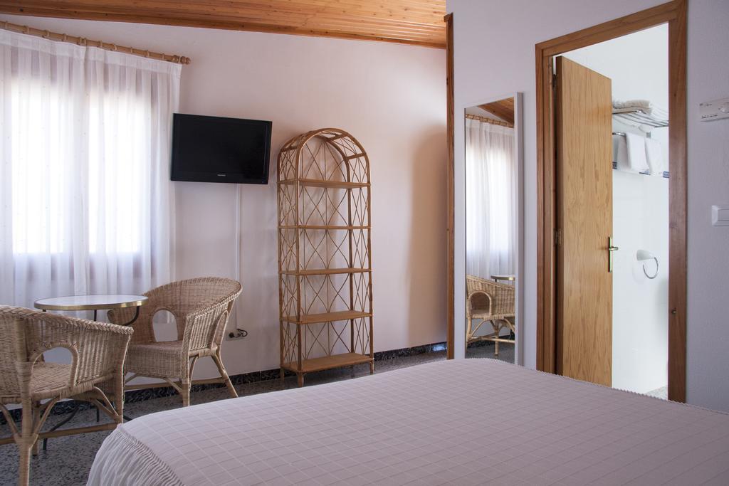 Hostal La Florida Llança Δωμάτιο φωτογραφία