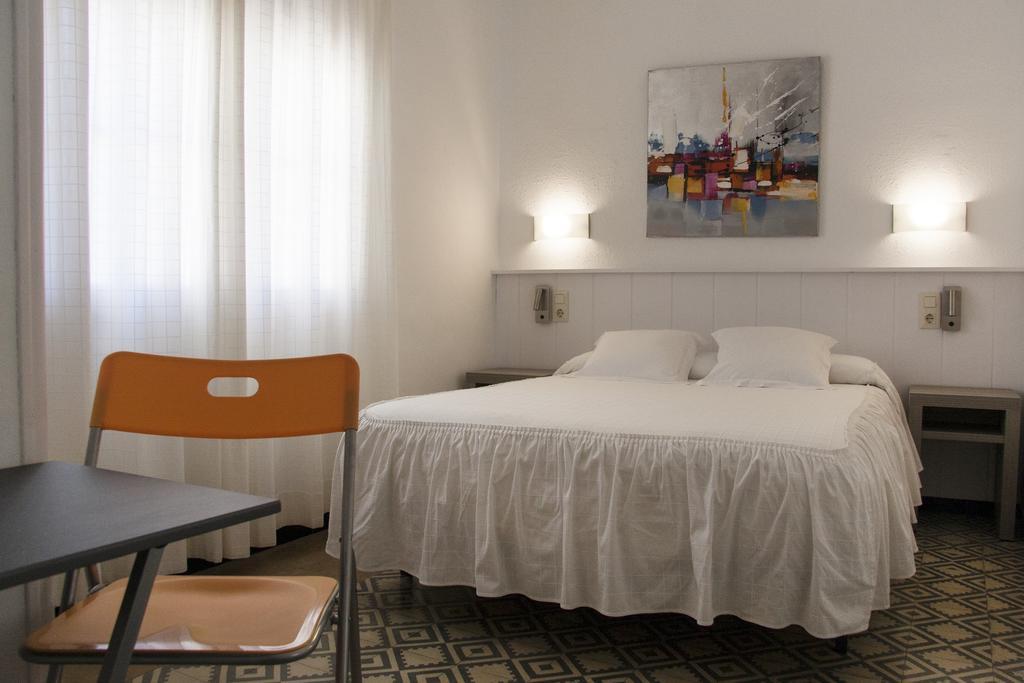 Hostal La Florida Llança Εξωτερικό φωτογραφία
