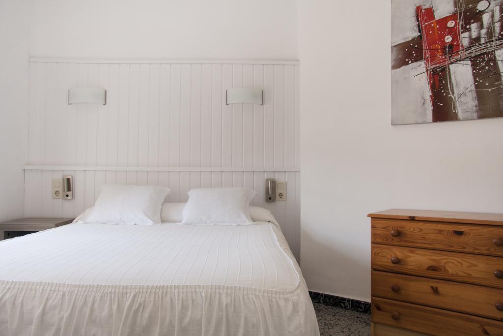 Hostal La Florida Llança Εξωτερικό φωτογραφία