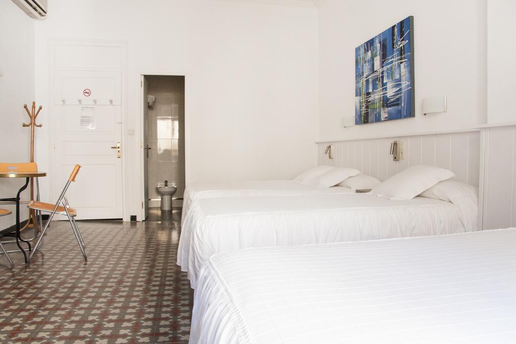 Hostal La Florida Llança Εξωτερικό φωτογραφία