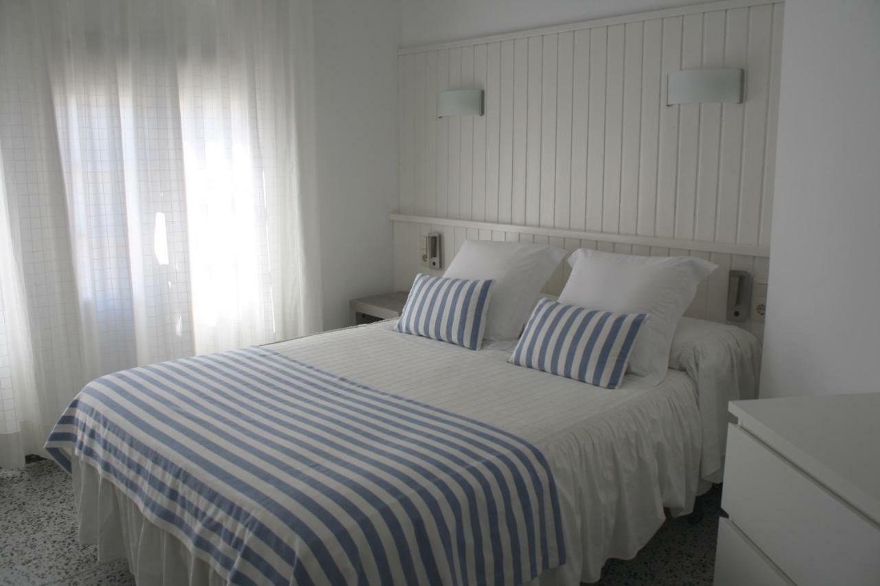 Hostal La Florida Llança Εξωτερικό φωτογραφία
