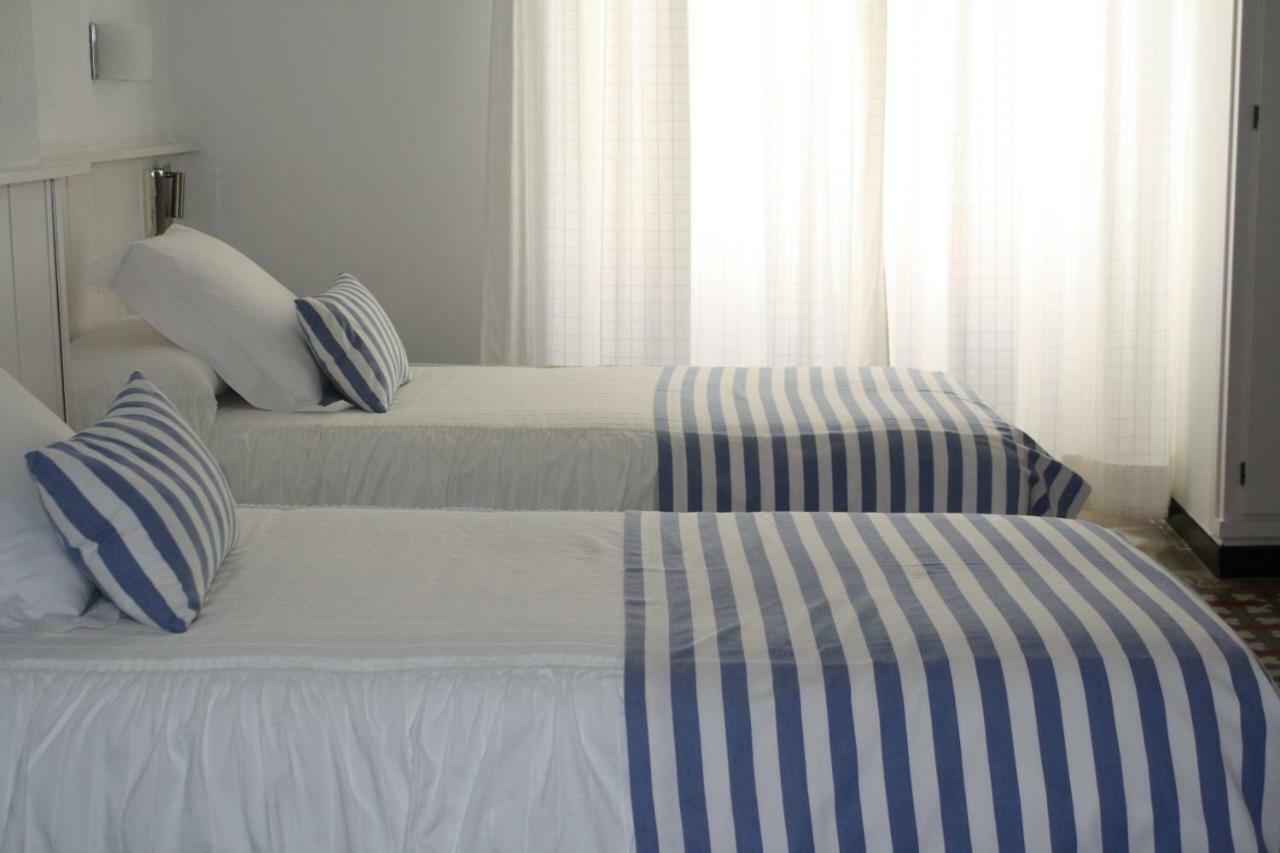 Hostal La Florida Llança Εξωτερικό φωτογραφία