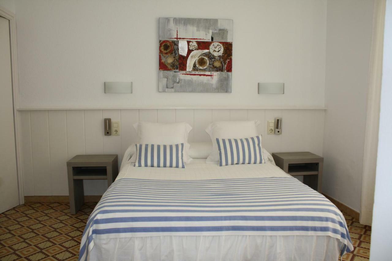 Hostal La Florida Llança Εξωτερικό φωτογραφία